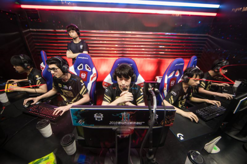 尽管萨纳西 尽管萨纳西