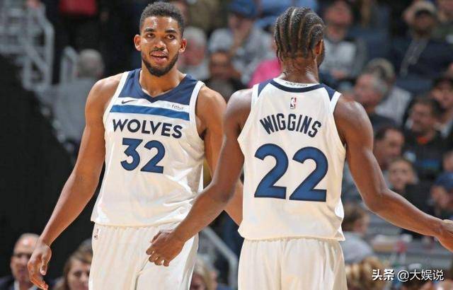 他在后场接 他在后场接